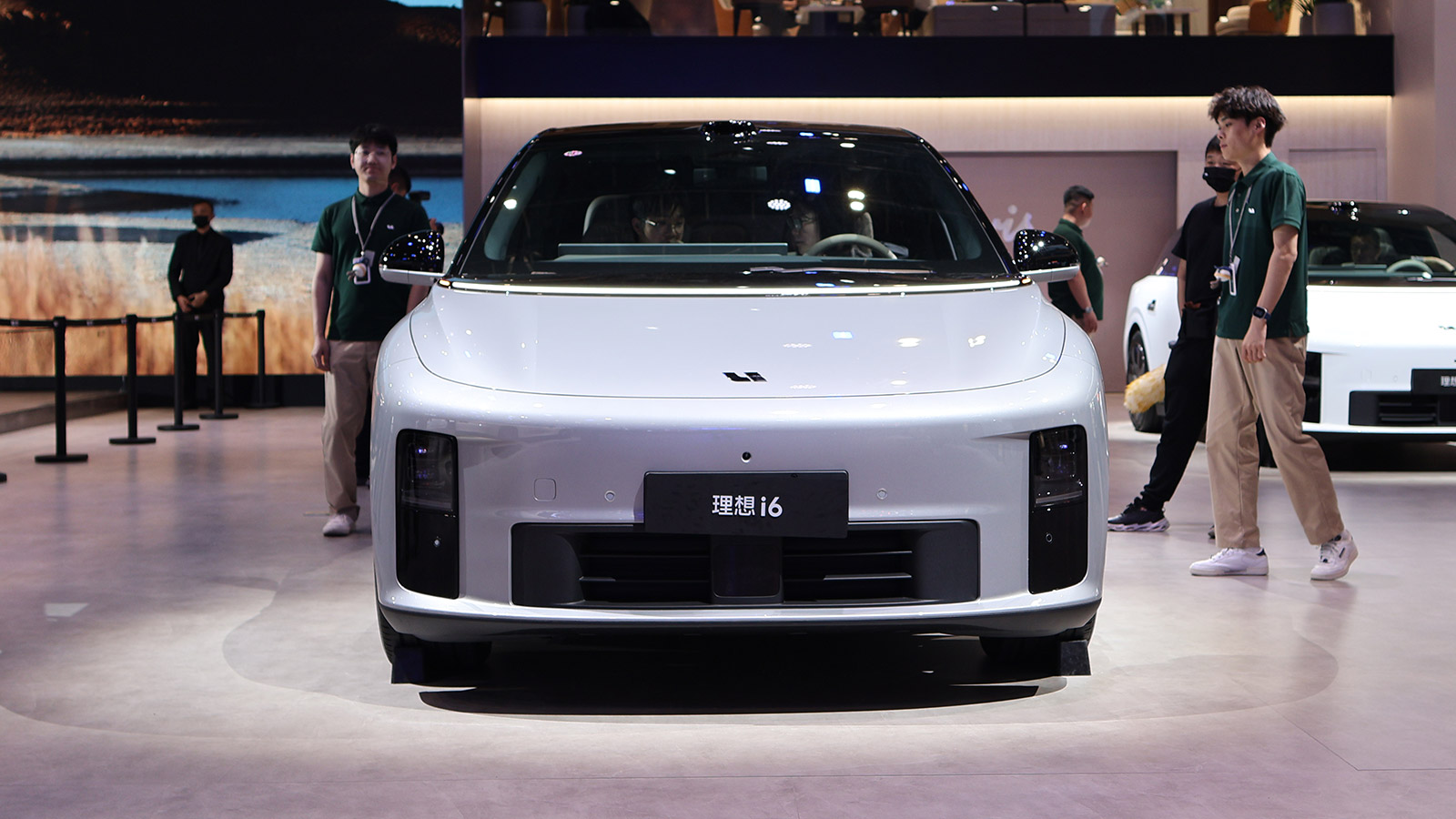 Li Auto выходит на рынок Европы с i6 и готовит L9 для Дубая