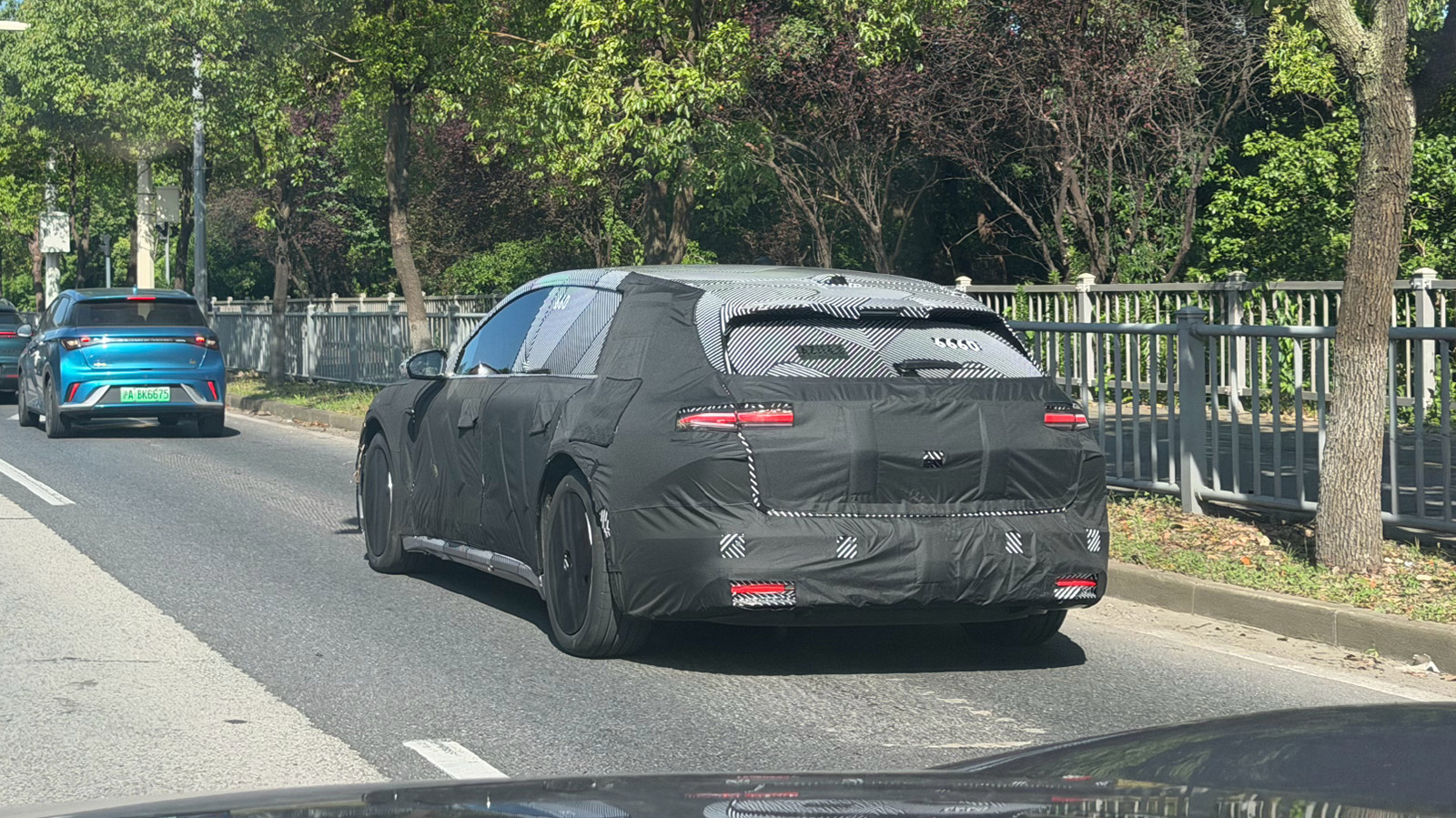 Обновлённый Nio ET5 Touring замечен на дорожных тестах: премьера может состояться на Nio Day