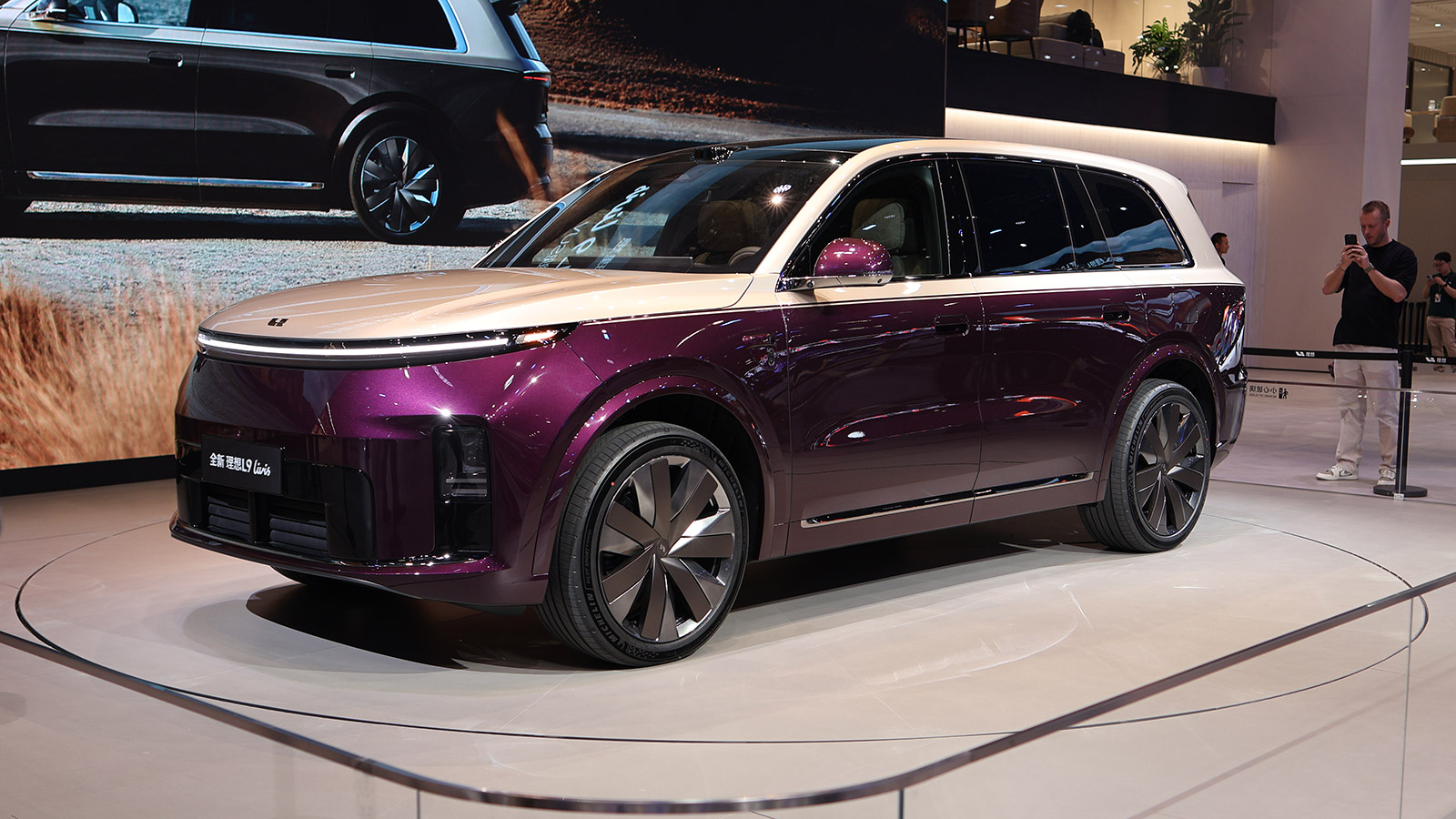 Li Auto сократила убыток во втором квартале, но выручка упала на 15%