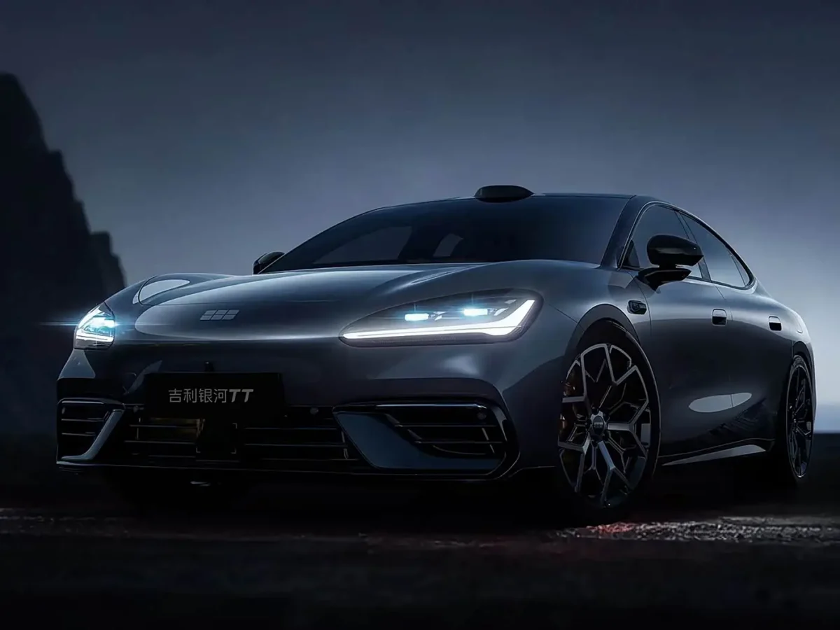 Geely Galaxy TT выходит на предзаказ в Китае: цена от 21 400 долларов, батарея CATL и 16-в-1 привод