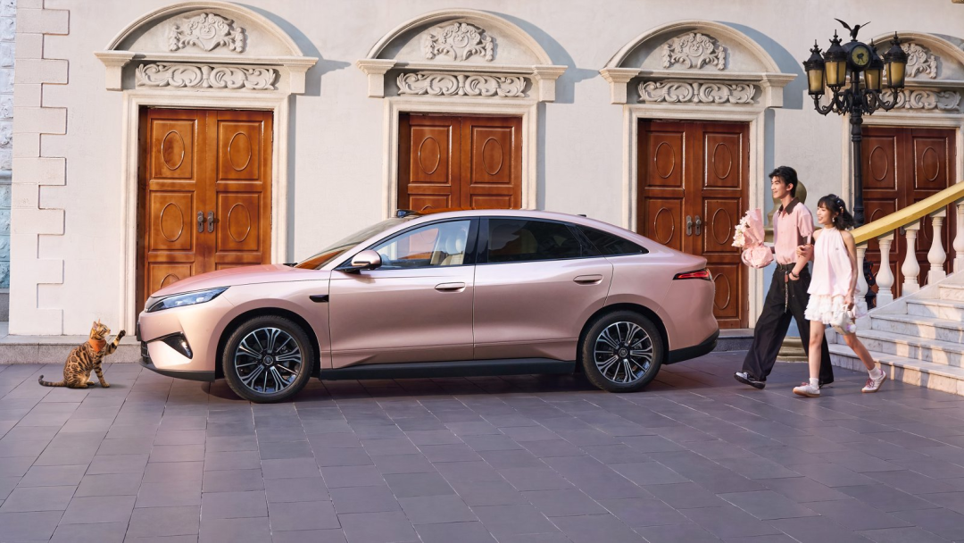 BYD Qin Max вышел на рынок Китая: конкурент собственного Seal 06