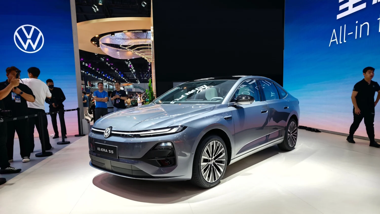 Volkswagen ID. Era 5S PHEV стартует в Китае по цене от $13 400: запас хода на электротяге — 160 км