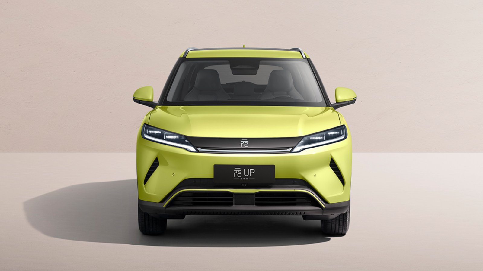 BYD выпустил обновлённый Yuan Up: запас хода вырос до 501 км, стартовая цена снизилась
