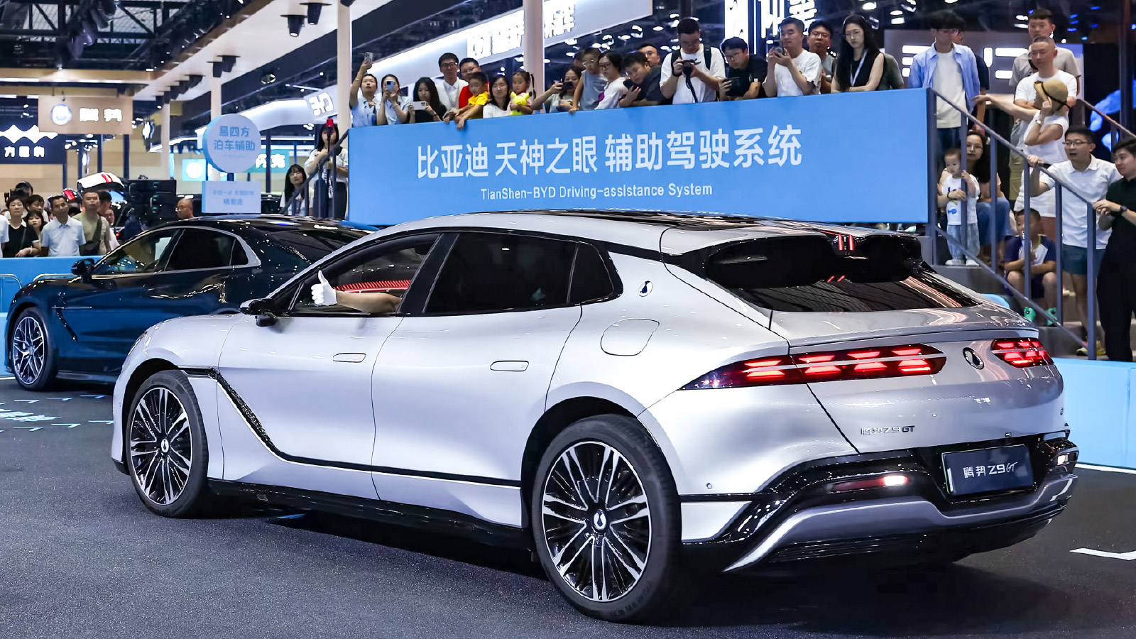 Denza Z9GT: новая версия e3 с тремя моторами стала доступнее на 10,8%