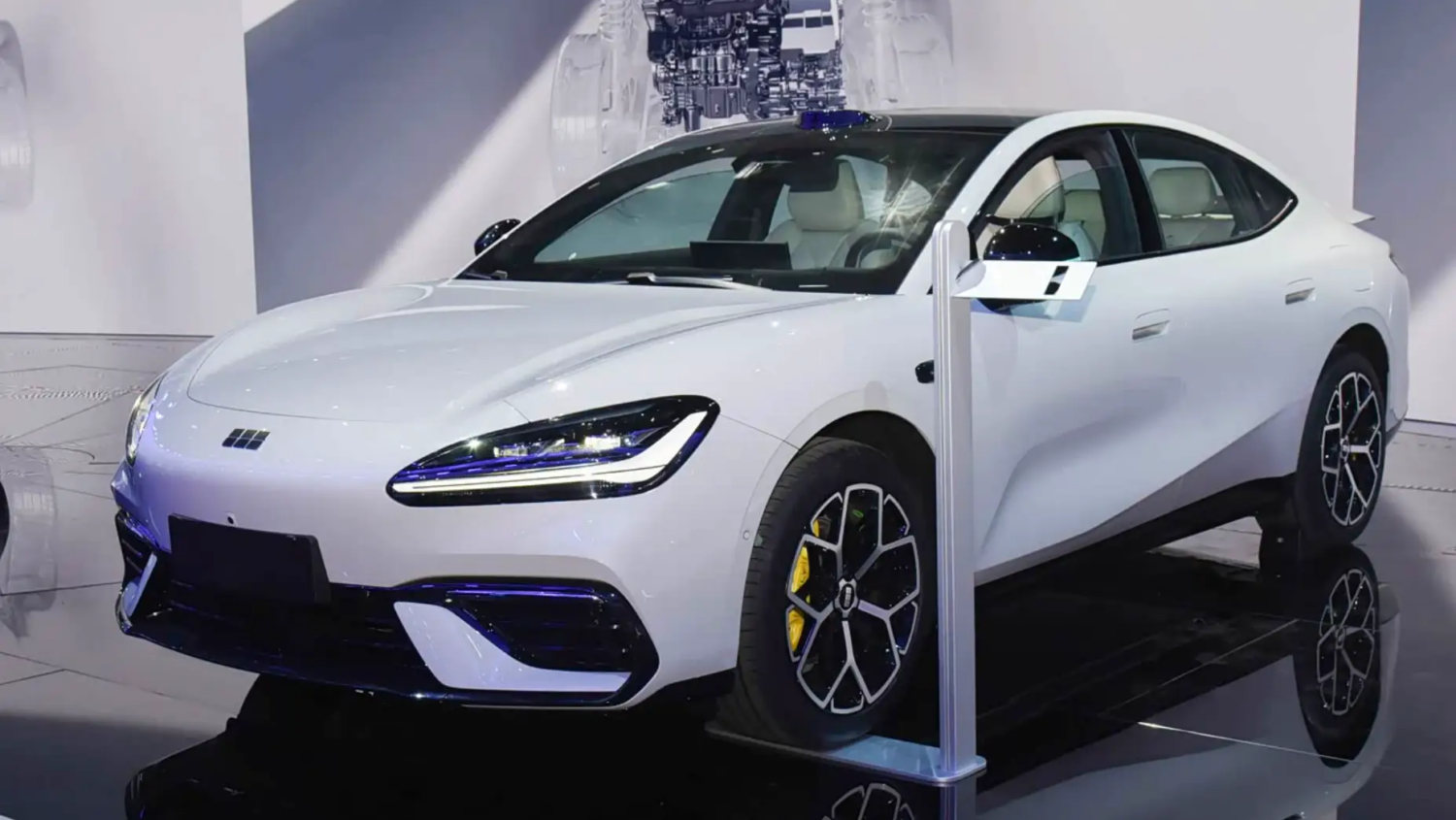 Geely Galaxy TT: электрический седан с 800-вольтовой архитектурой и разгоном 3,8 с за 19 100 долларов