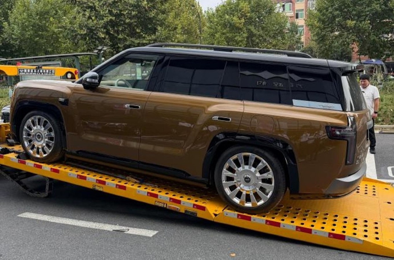 BYD Fang Cheng Bao Ti9: флагманский PHEV-внедорожник прибыл в салоны Китая
