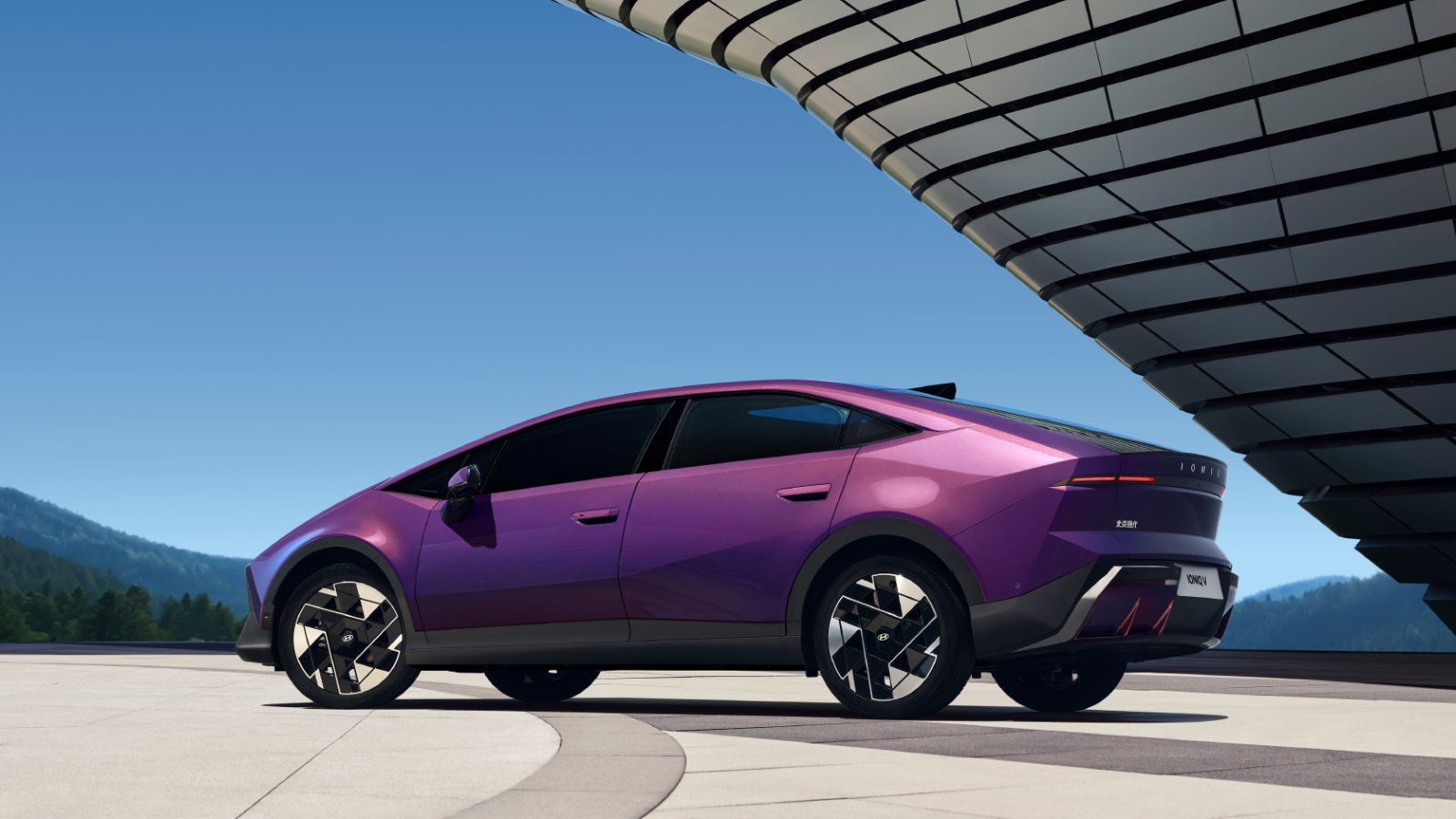 Hyundai выводит на рынок Китая свой первый электромобиль Ioniq V: старт продаж 29 сентября