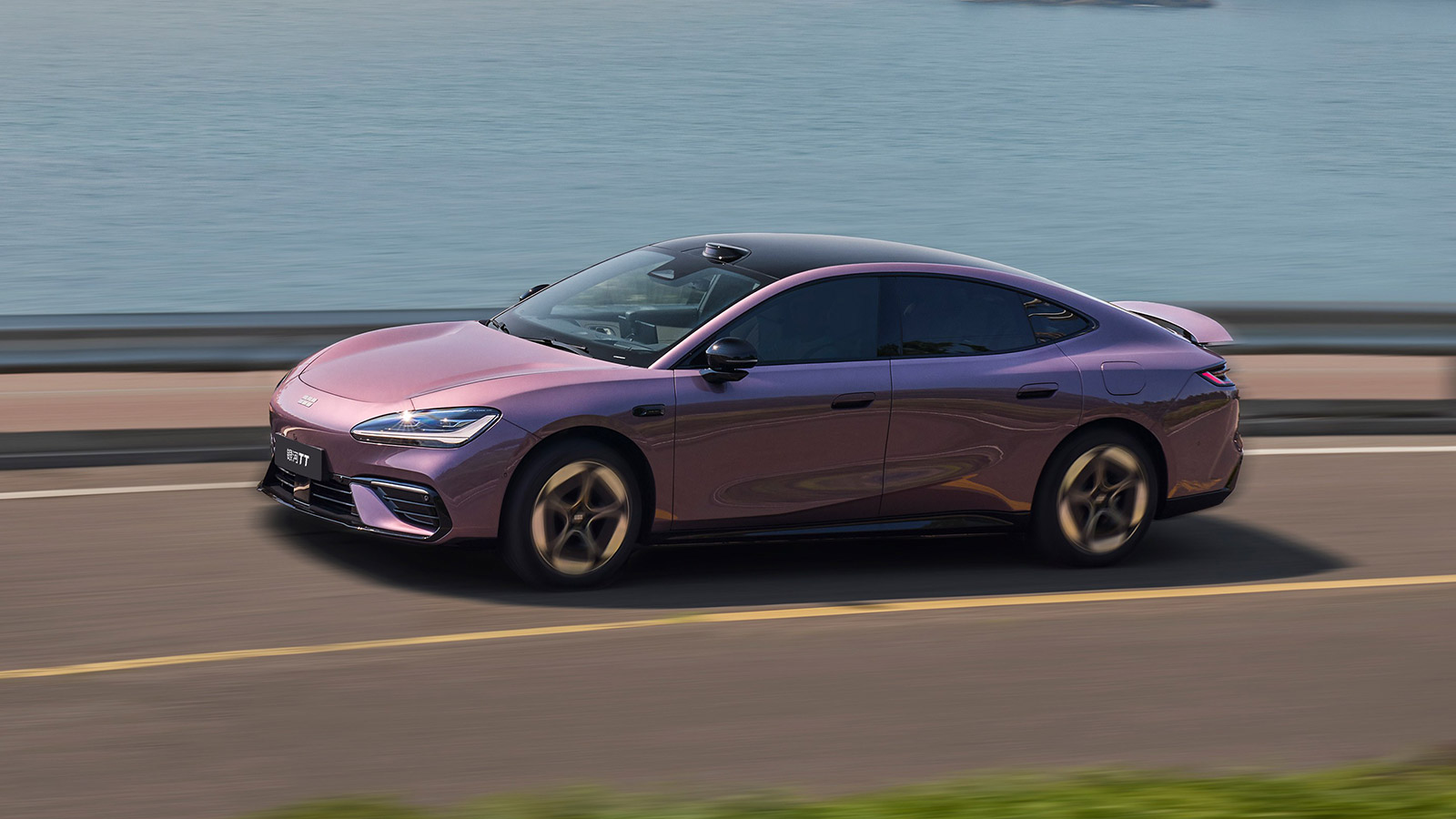 Geely выводит на рынок седан Galaxy TT: цена от 129 900 юаней и запас хода до 725 км
