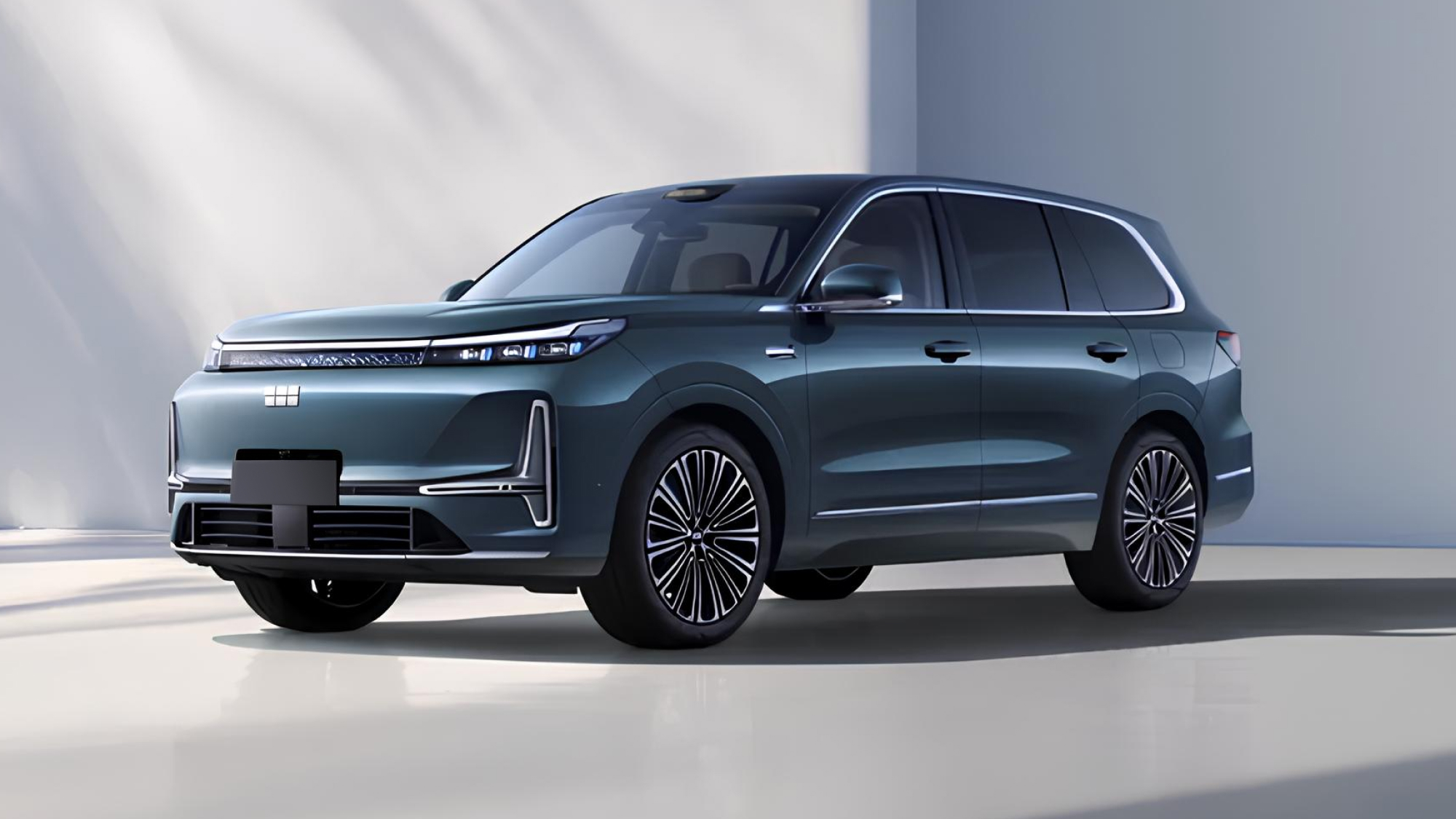 Geely Galaxy M9 вышел на рынок ОАЭ: 858 л.с., 1100 км и цена 43 540 долларов