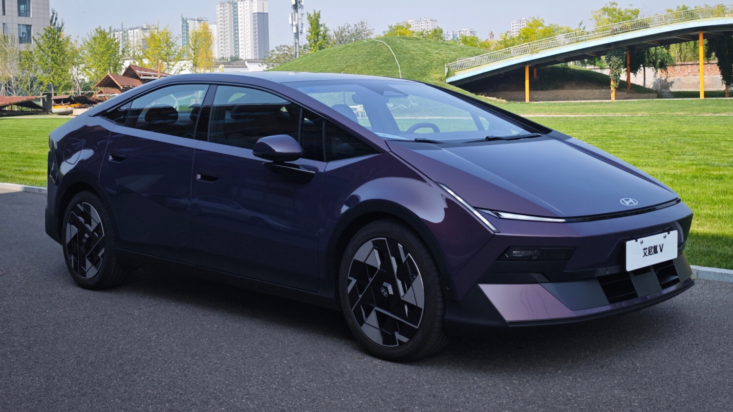 Hyundai Ioniq V вышел в Китае по цене от 16 380 долларов — электромобиль готовят к мировому рынку