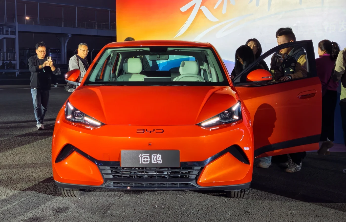 BYD вывела на рынок Китая Seagull второго поколения: до 420 км, Flash Charging и цена ниже 10 000 долларов