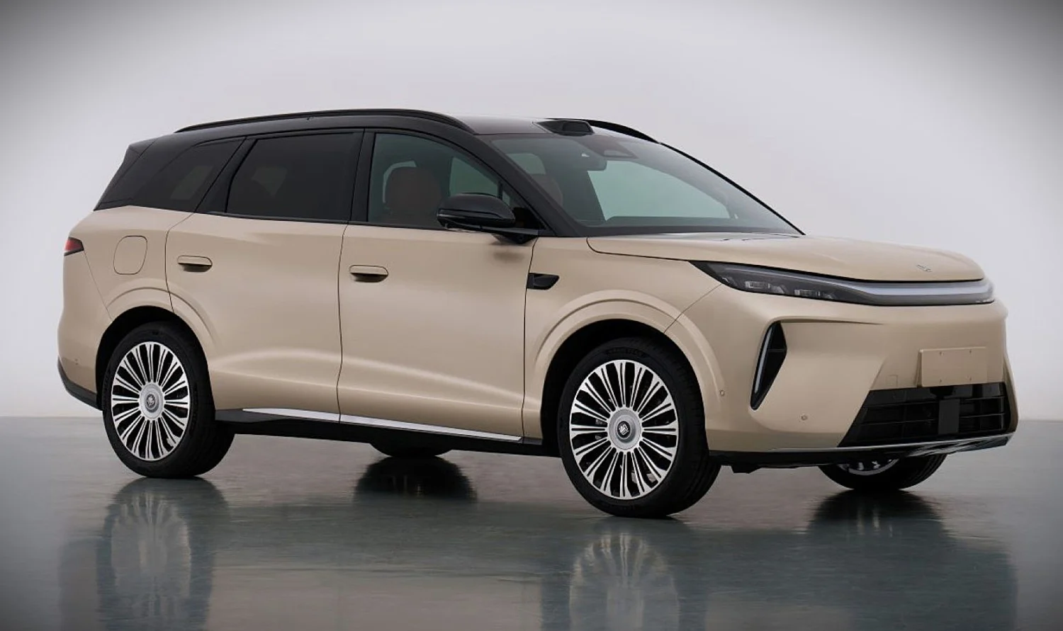 Новый BYD Tang EV AWD: 691 л.с., два мотора и 250 км/ч — в документах Китая