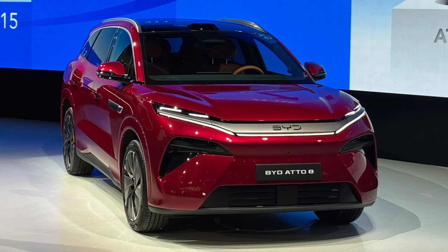 BYD Atto 8 стал первым электромобилем марки с флеш-зарядкой в Европе